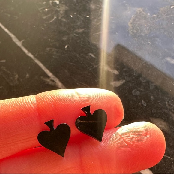 BLACK SPADE Stainless Steel Stud Earrings with Gift Bag - Picture 2 of 4